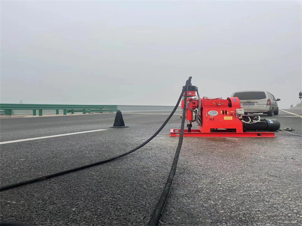 桂平马路路基路面开裂下沉注浆加固灌浆